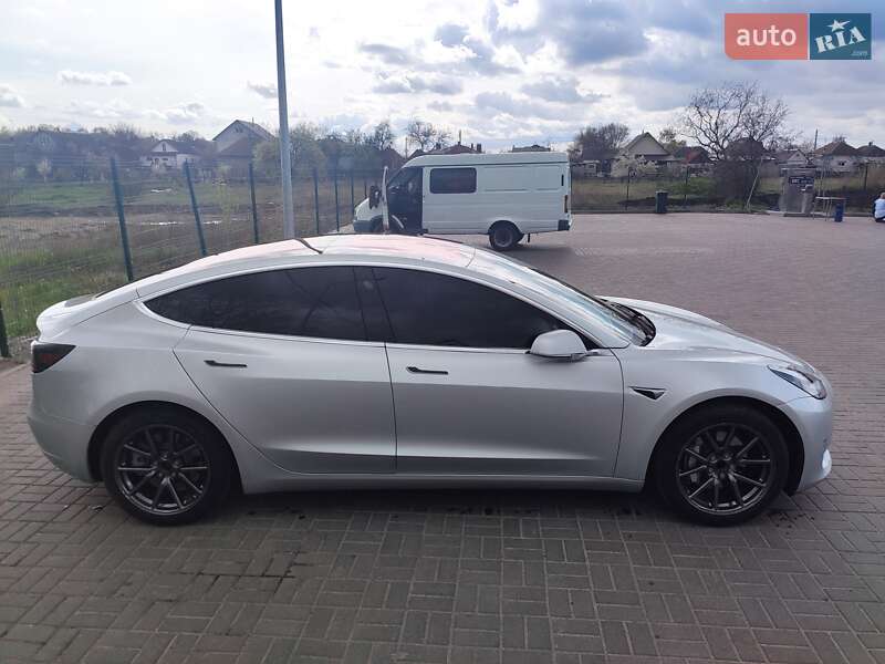 Седан Tesla Model 3 2017 в Ивано-Франковске