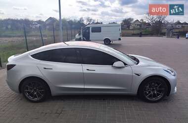 Седан Tesla Model 3 2017 в 