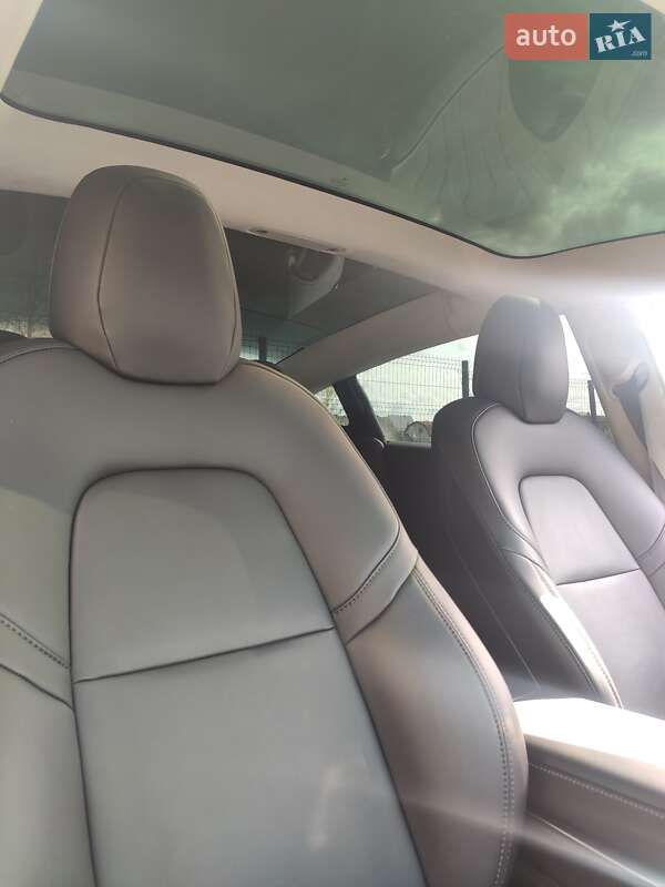 Седан Tesla Model 3 2017 в Ивано-Франковске