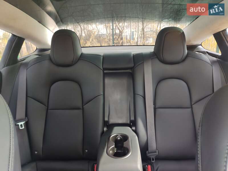 Седан Tesla Model 3 2017 в Ивано-Франковске