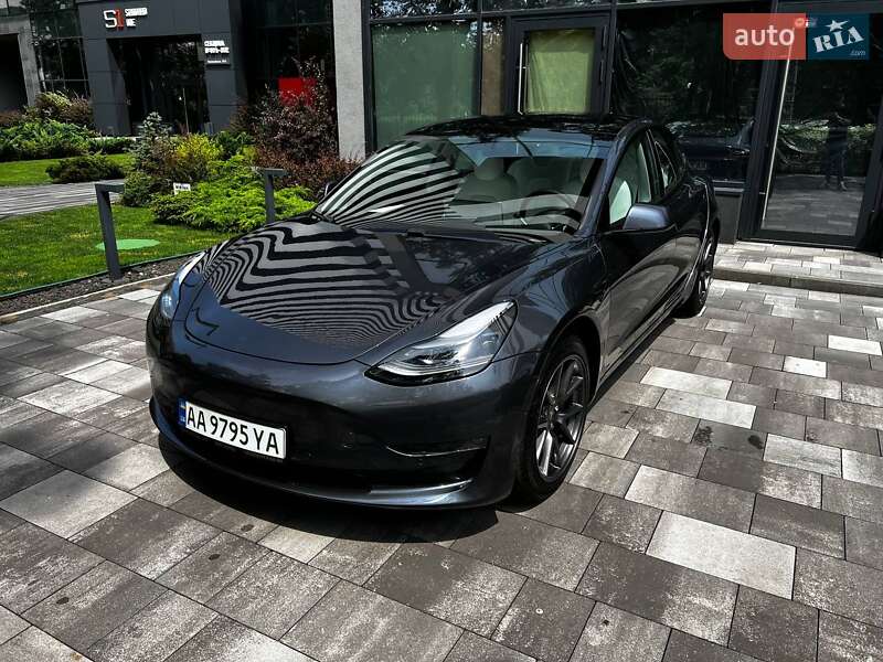 Tesla Model 3 2021