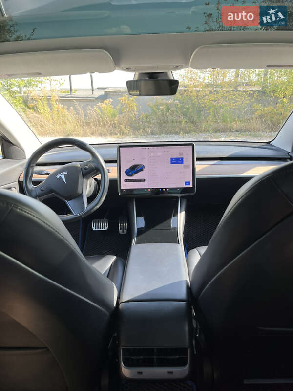 Седан Tesla Model 3 2018 в Днепре