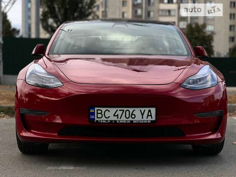 Седан Tesla Model 3 2022 в Киеве