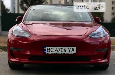 Седан Tesla Model 3 2022 в Киеве