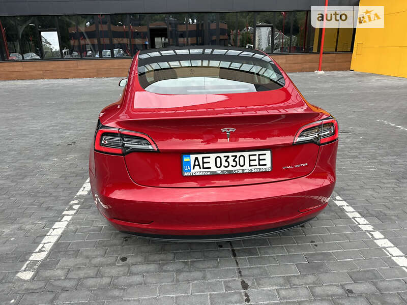 Седан Tesla Model 3 2019 в Києві