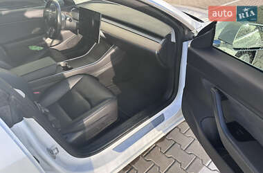Седан Tesla Model 3 2019 в 