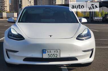 Седан Tesla Model 3 2019 в Киеве