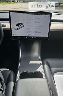 Седан Tesla Model 3 2018 в Запорожье