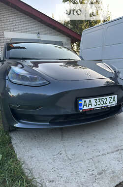 Седан Tesla Model 3 2022 в Виннице