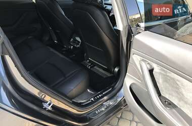 Седан Tesla Model 3 2018 в Одессе