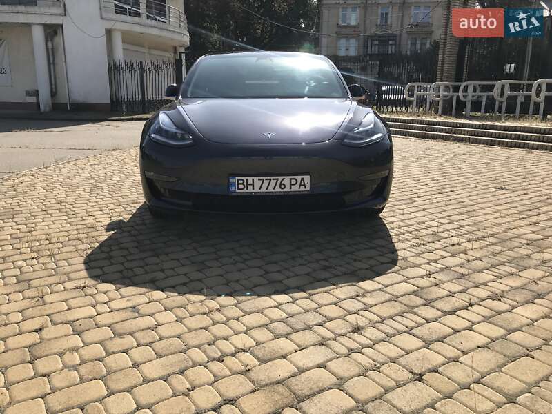 Седан Tesla Model 3 2018 в Одесі