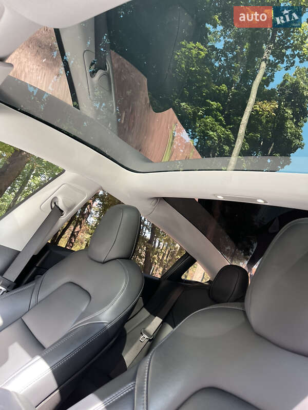 Седан Tesla Model 3 2018 в Харкові