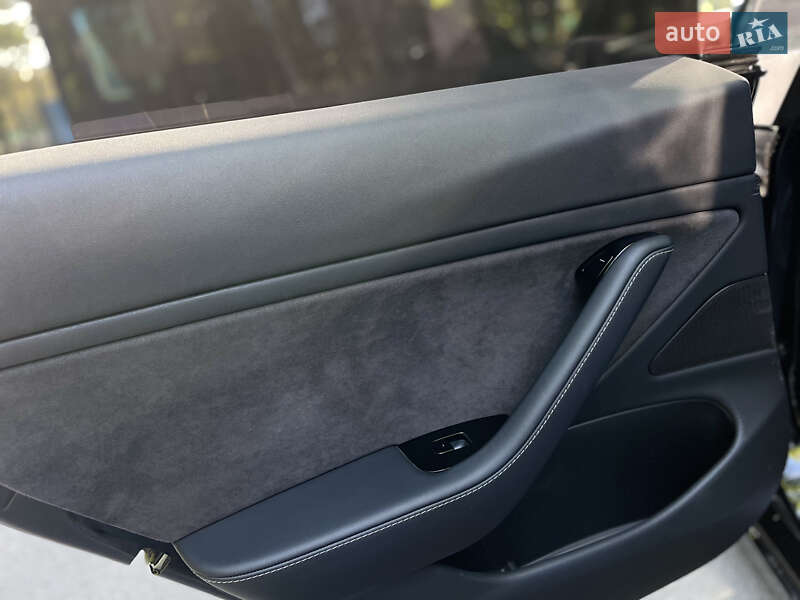 Седан Tesla Model 3 2018 в Харкові