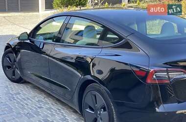 Седан Tesla Model 3 2021 в Киеве