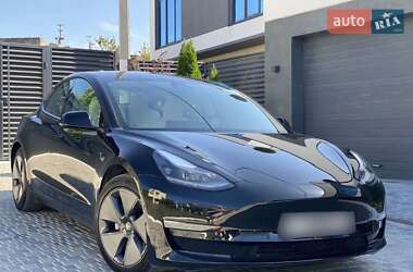 Седан Tesla Model 3 2021 в Киеве