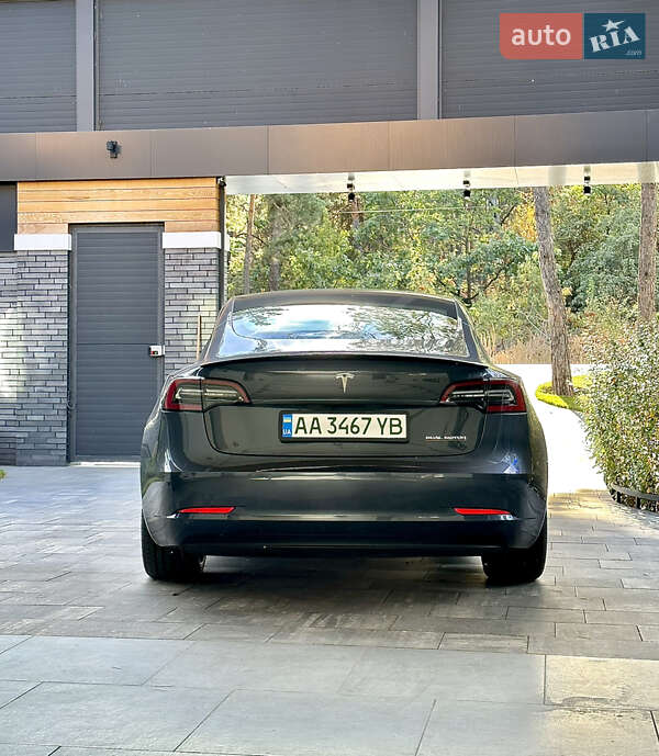 Седан Tesla Model 3 2021 в Києві