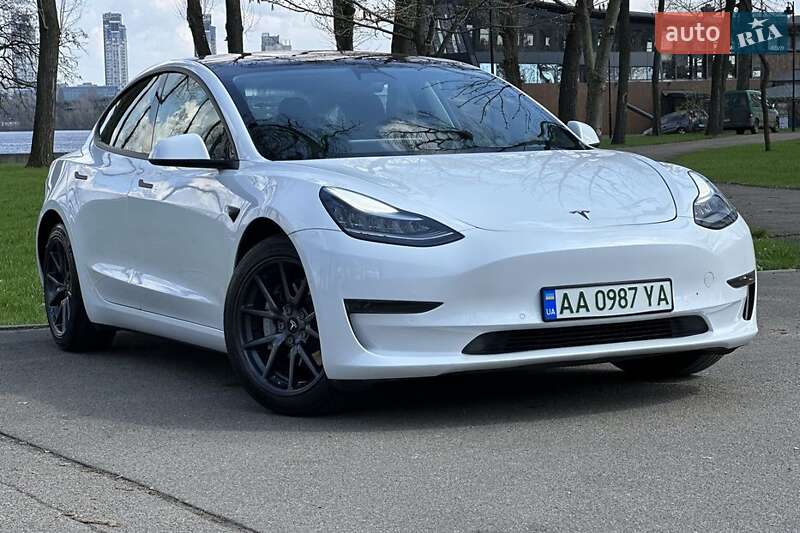 Tesla Model 3 2019