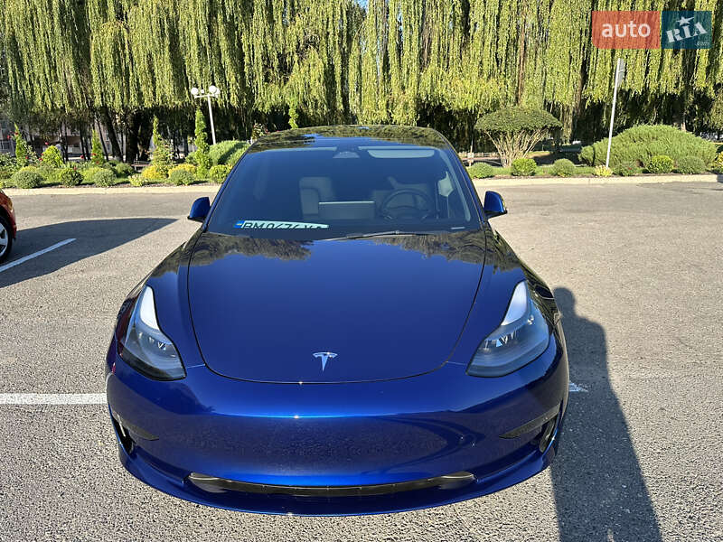 Седан Tesla Model 3 2023 в Сумах