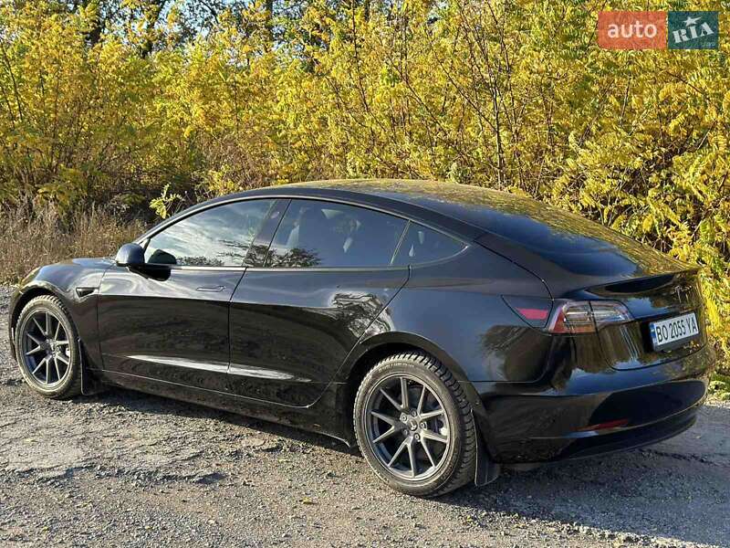 Седан Tesla Model 3 2022 в Тернополе