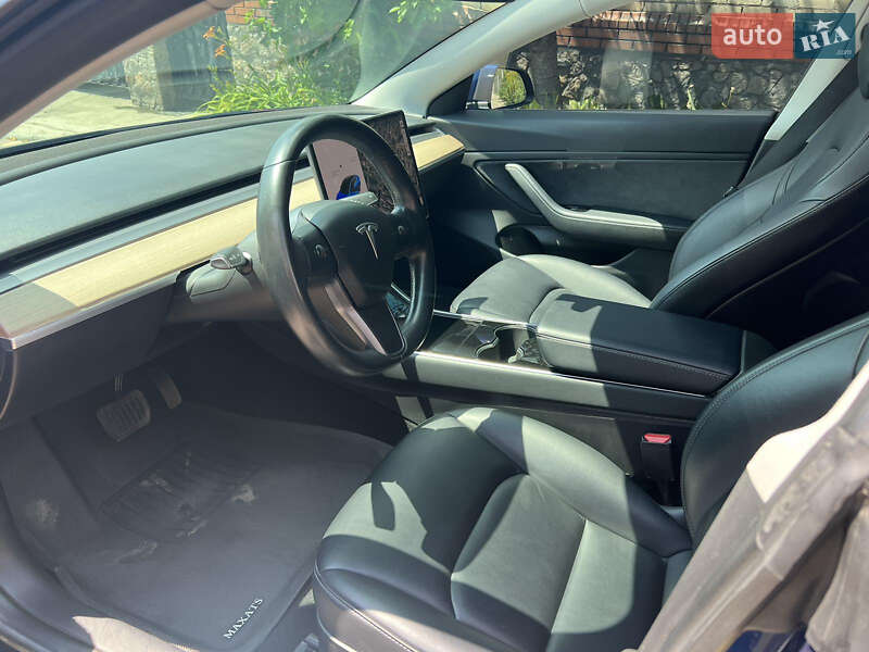 Седан Tesla Model 3 2018 в Запоріжжі
