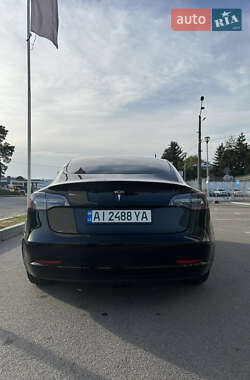 Седан Tesla Model 3 2021 в 