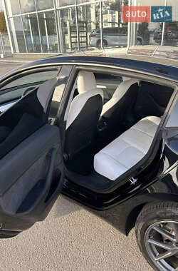 Седан Tesla Model 3 2021 в Белой Церкви
