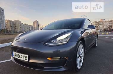 Седан Tesla Model 3 2020 в Киеве