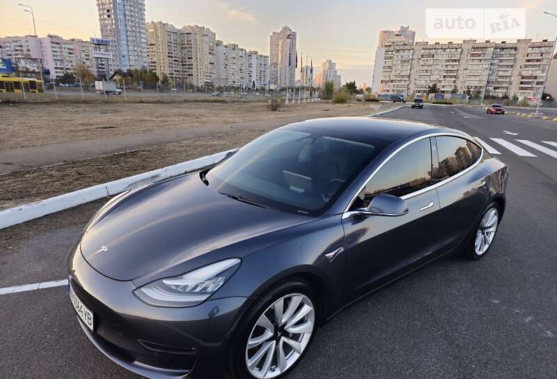 Седан Tesla Model 3 2020 в Києві