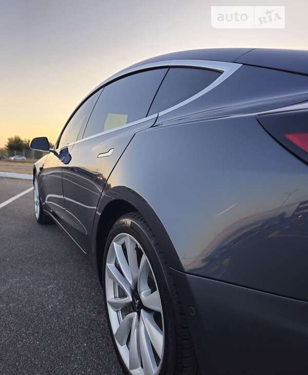Седан Tesla Model 3 2020 в Києві