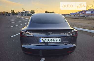 Седан Tesla Model 3 2020 в Киеве