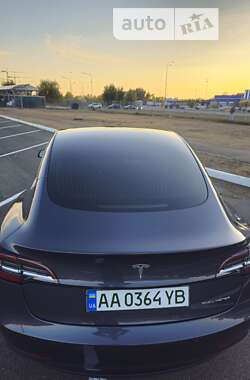 Седан Tesla Model 3 2020 в Киеве