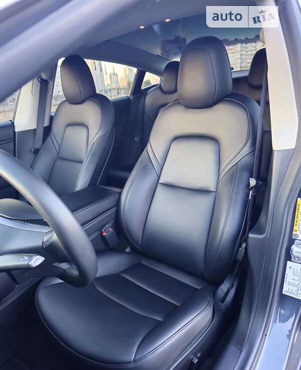 Седан Tesla Model 3 2020 в Києві