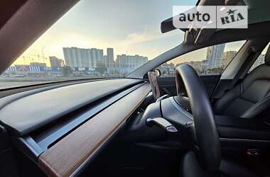 Седан Tesla Model 3 2020 в Киеве