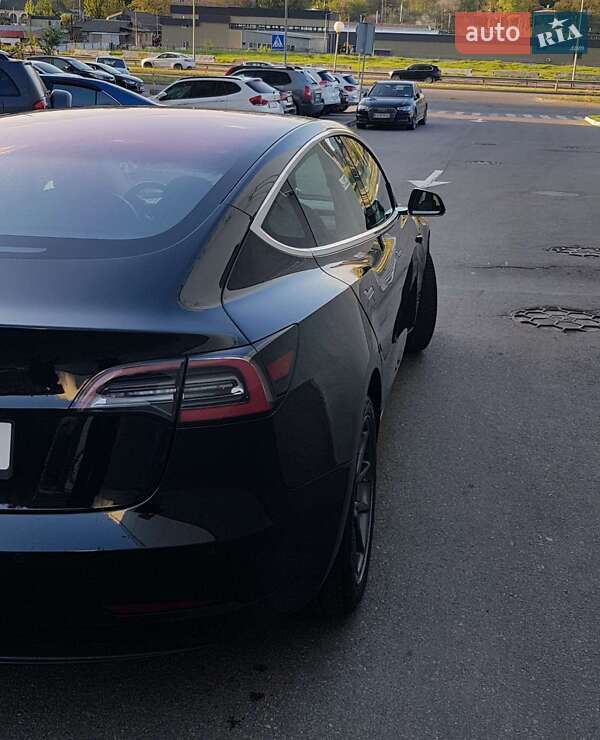 Седан Tesla Model 3 2018 в Киеве