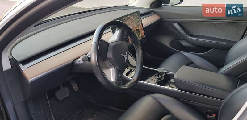 Седан Tesla Model 3 2018 в Киеве