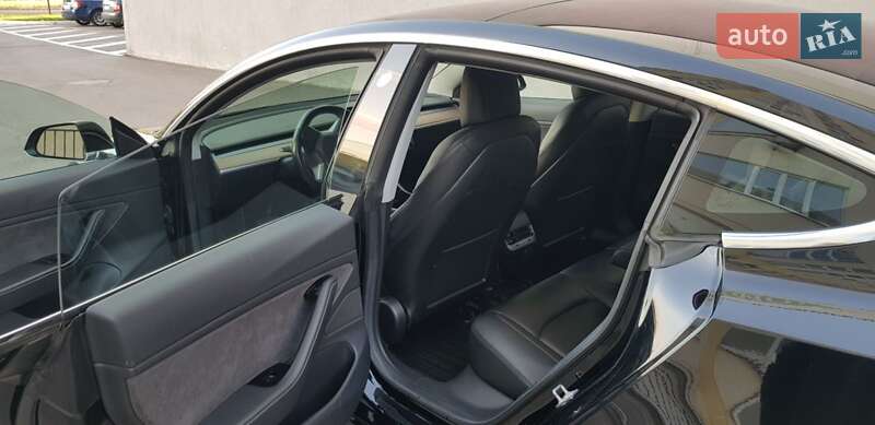 Седан Tesla Model 3 2018 в Киеве