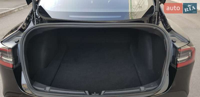 Седан Tesla Model 3 2018 в Киеве