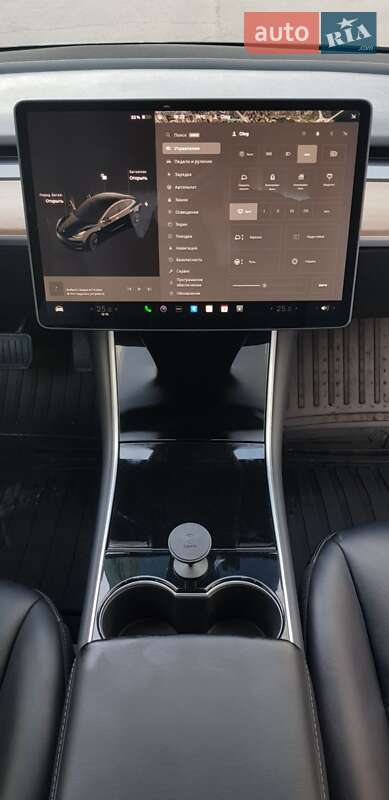 Седан Tesla Model 3 2018 в Киеве