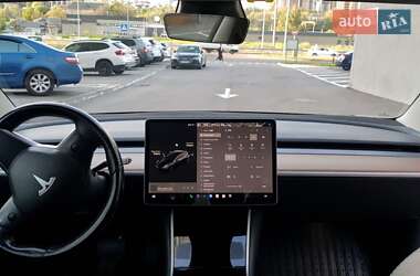 Седан Tesla Model 3 2018 в Киеве