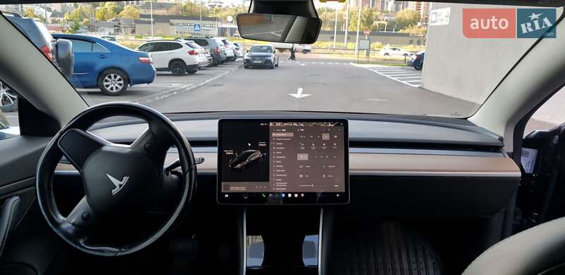 Седан Tesla Model 3 2018 в Киеве
