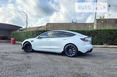 Седан Tesla Model 3 2021 в Дніпрі