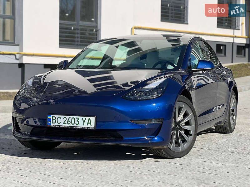 Tesla Model 3 2022