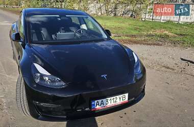 Седан Tesla Model 3 2022 в Киеве