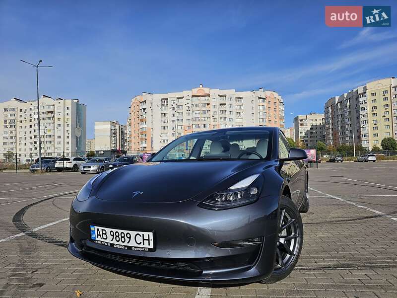 Седан Tesla Model 3 2022 в Виннице
