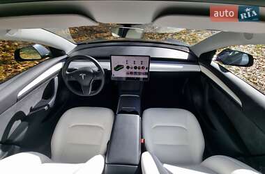 Седан Tesla Model 3 2022 в Виннице