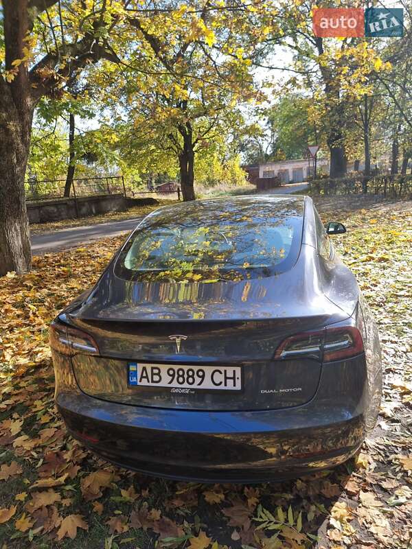 Седан Tesla Model 3 2022 в Виннице