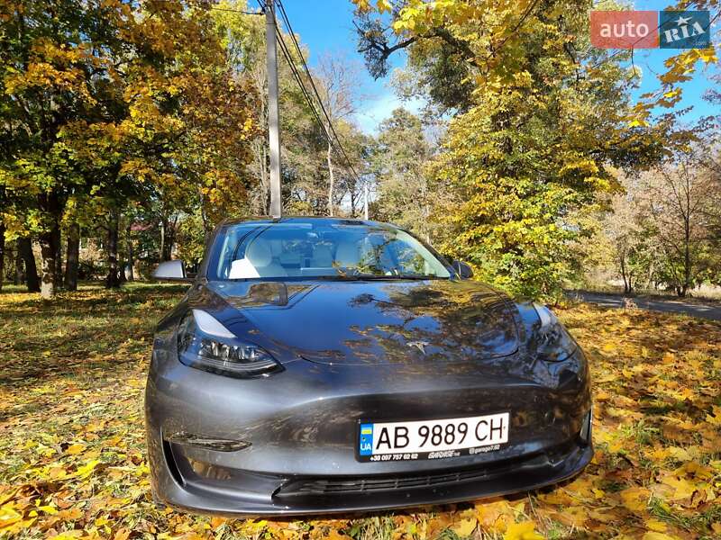 Седан Tesla Model 3 2022 в Виннице