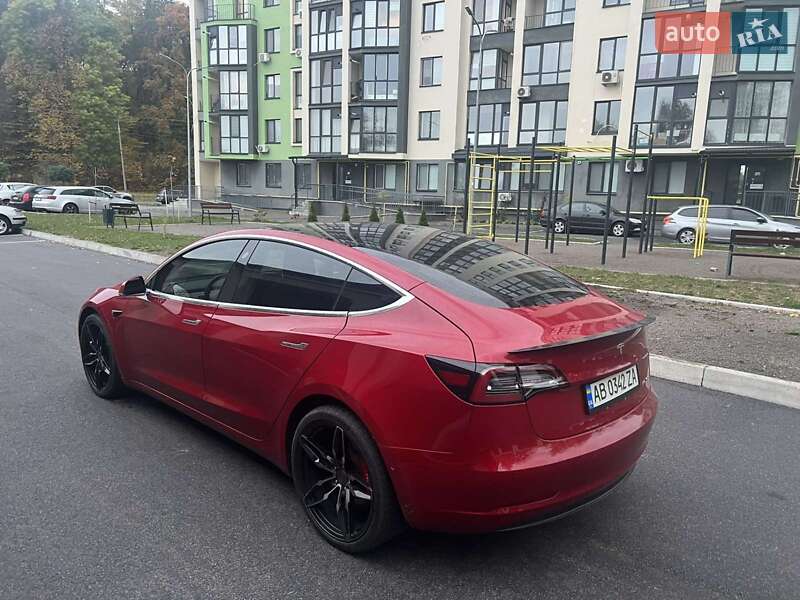 Седан Tesla Model 3 2018 в Вінниці