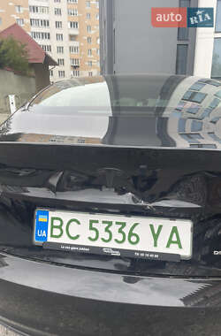 Седан Tesla Model 3 2019 в 