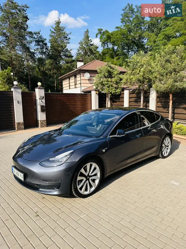 Седан Tesla Model 3 2019 в 